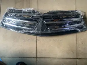 Front Grille Mitsubishi L200 2010 Available