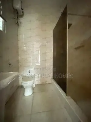 Lovely 5 Bedroom Fully Detached Duplex for Sale
