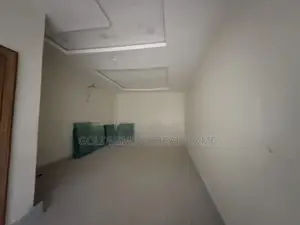Lovely Built Fully Serviced 40sqm Shop Space