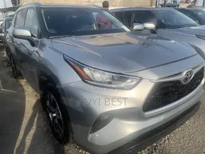 Toyota Highlander 2021 Silver