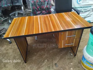 4 Feets Office Table