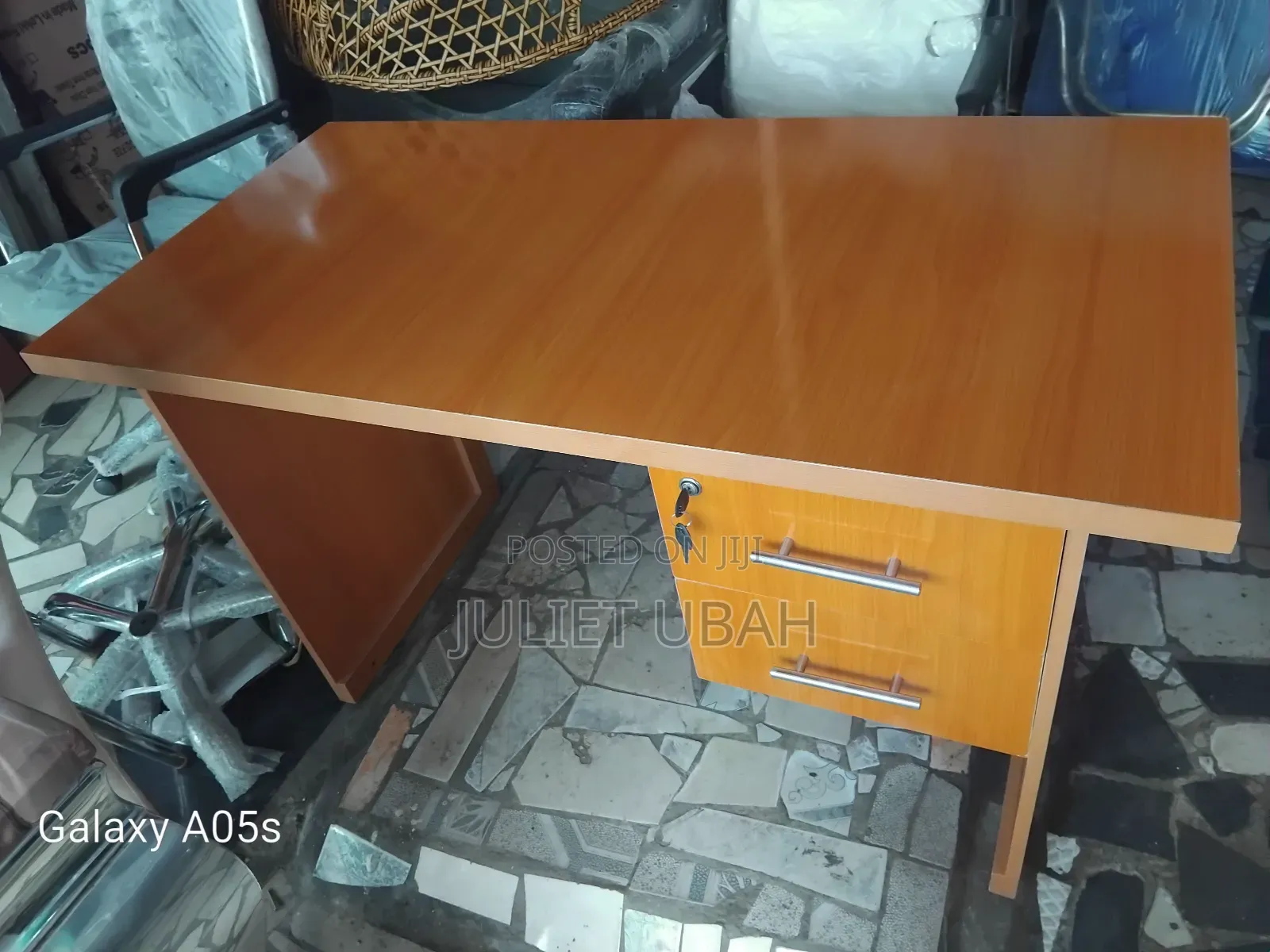 4 Feets Office Table