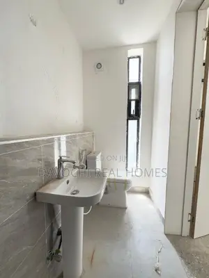 Luxury 4 Bedroom Terraced Duplex for Sale