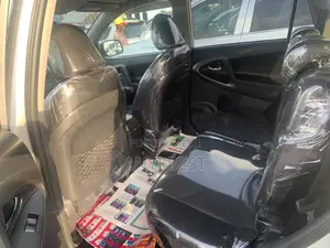 Toyota RAV4 2010 Silver
