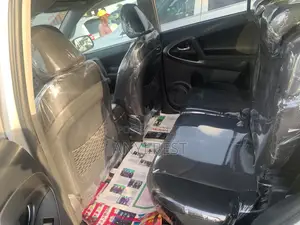 Toyota RAV4 2010 Silver