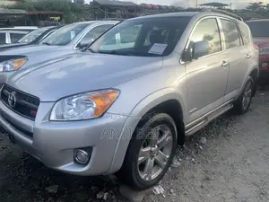 Toyota RAV4 2010 Silver