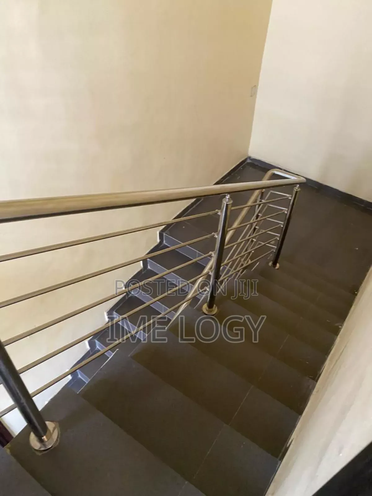1bdrm Room & Parlour in Johnson Street Off for rent