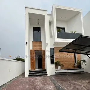 5bdrm Duplex in Chevron for sale