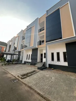 4bdrm Townhouse/Terrace in Diplomatic Zone, Katampe Extension for Sale