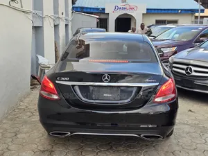 Mercedes-Benz C300 Base AWD 4Matic Sedan (2.0L 4cyl 7A) 2015 Black