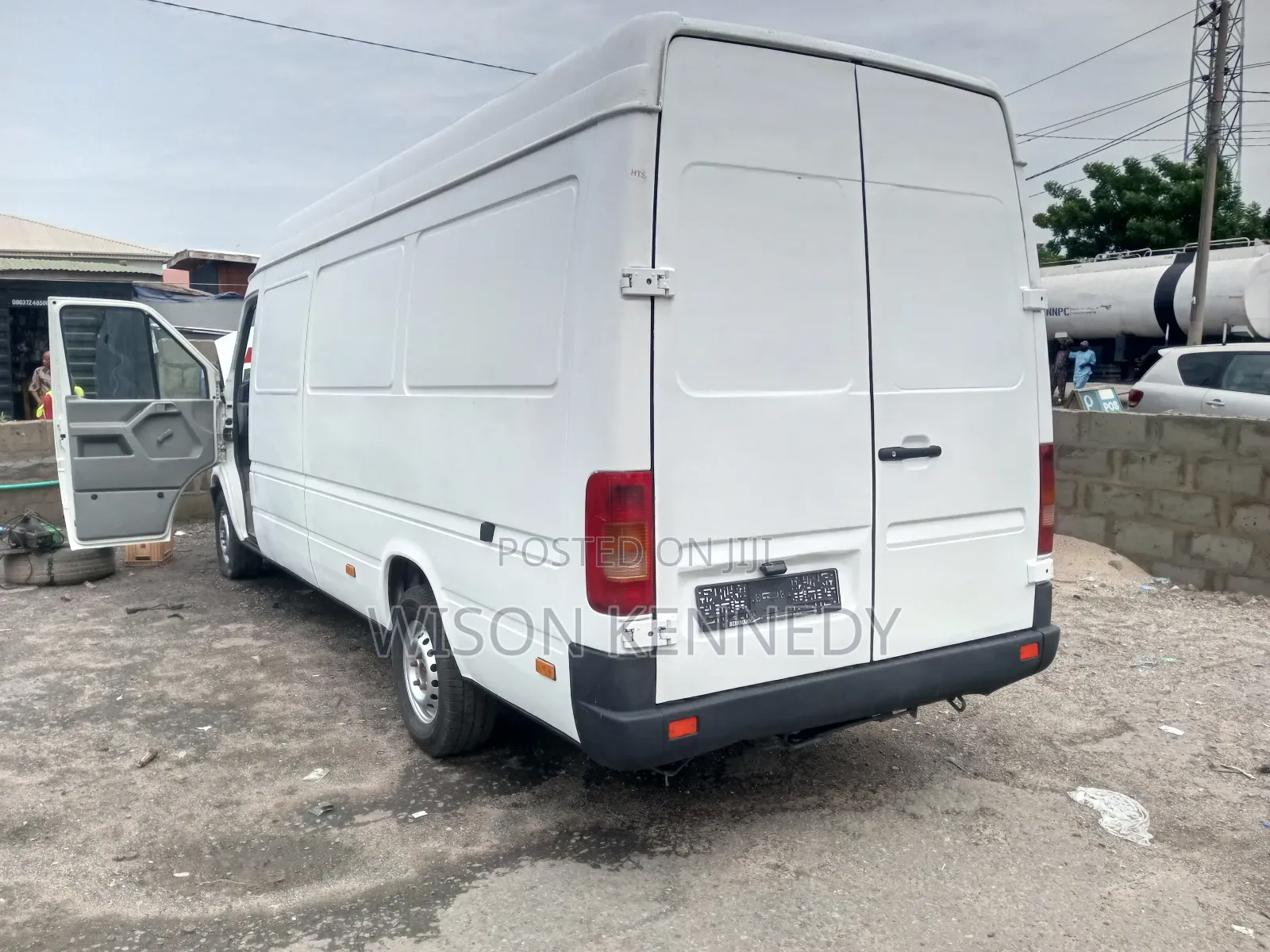 Volkswagen LT 2000 White