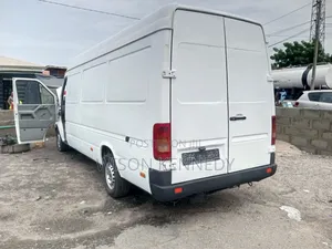 Volkswagen LT 2000 White