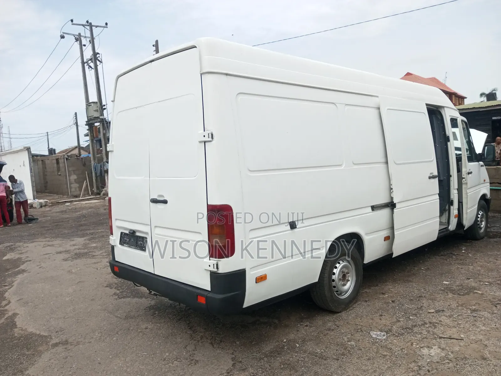 Volkswagen LT 2000 White