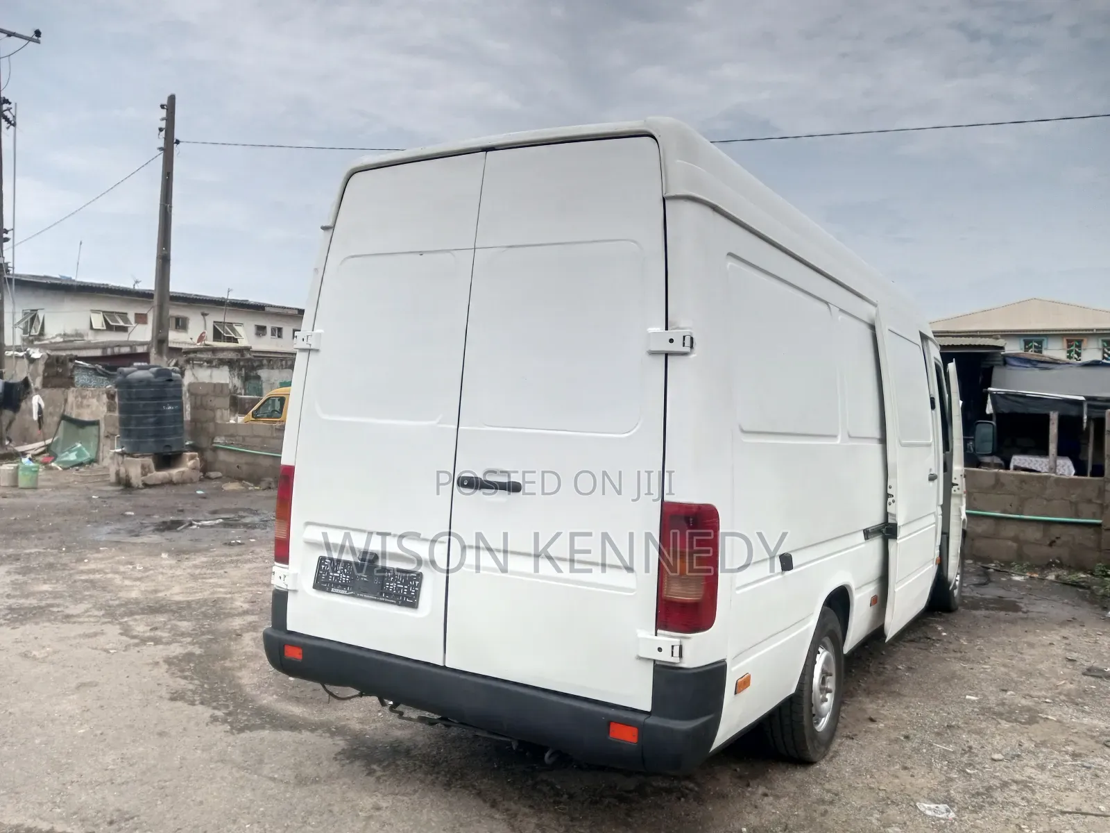 Volkswagen LT 2000 White