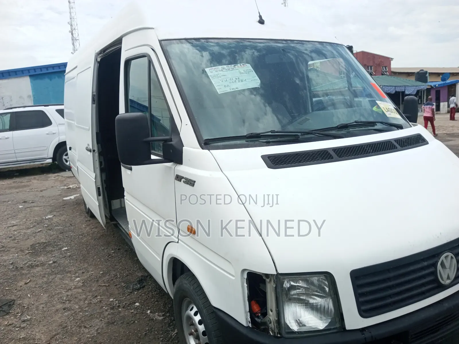 Volkswagen LT 2000 White