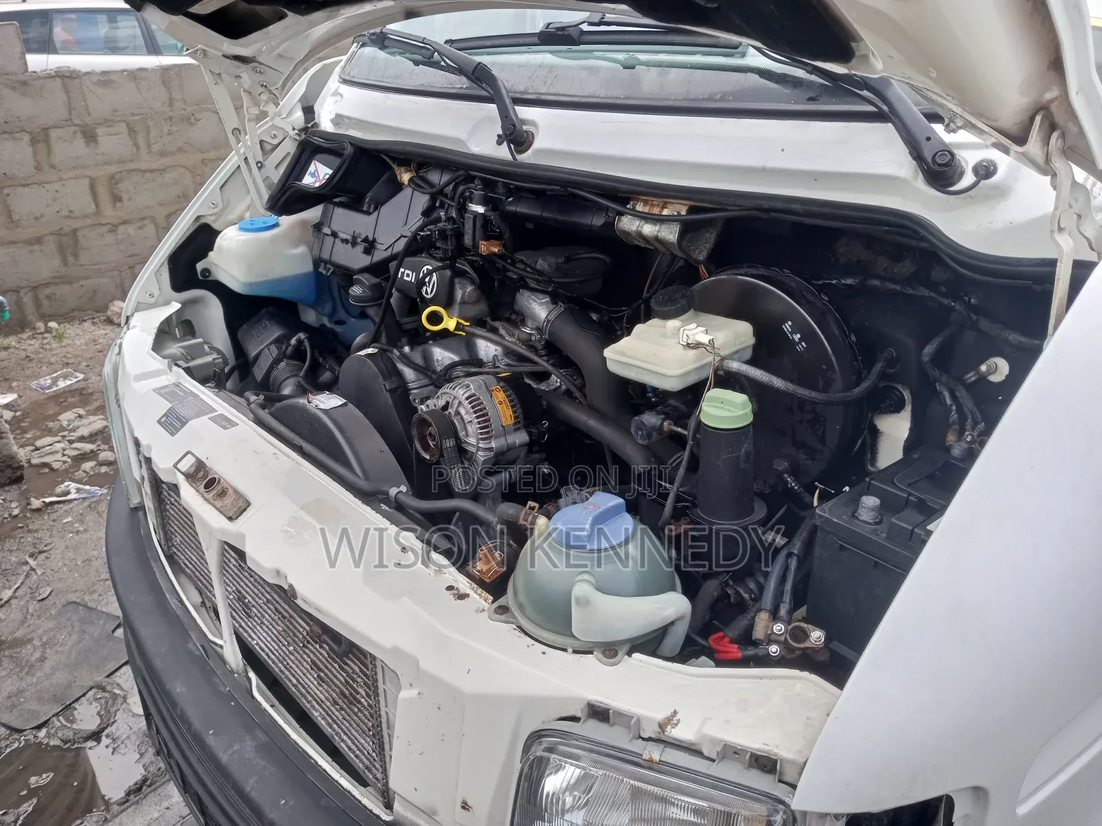 Volkswagen LT 2000 White
