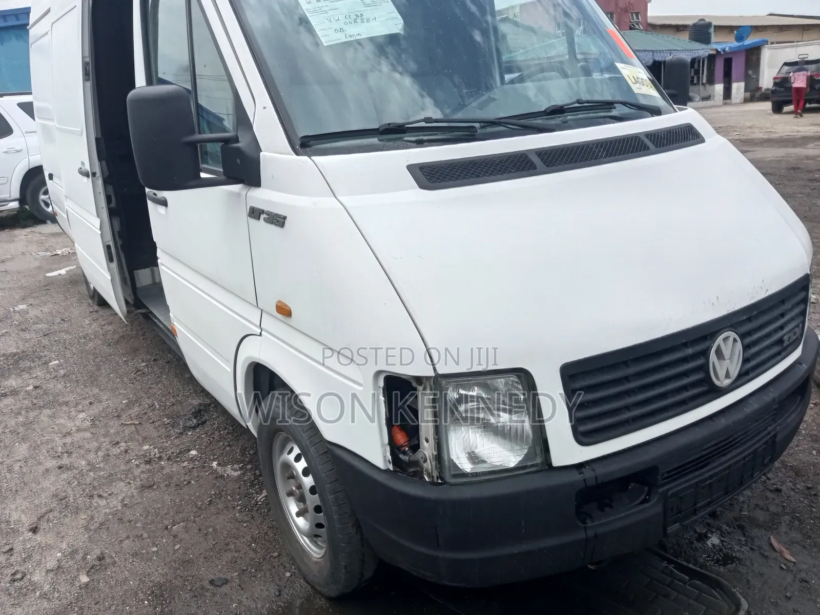 Volkswagen LT 2000 White