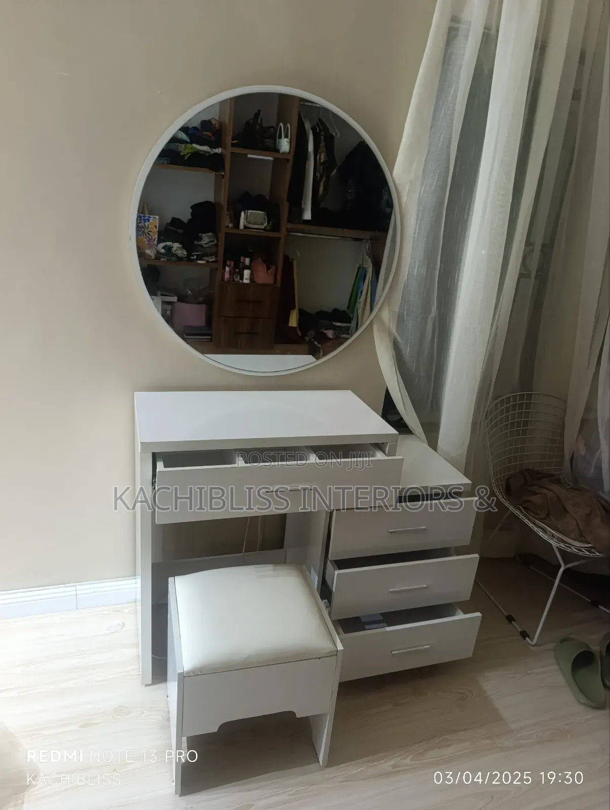 Unique Dressing Mirror
