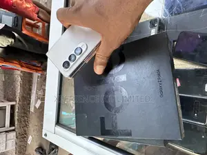 Samsung Galaxy Z Fold4 256 GB Gold