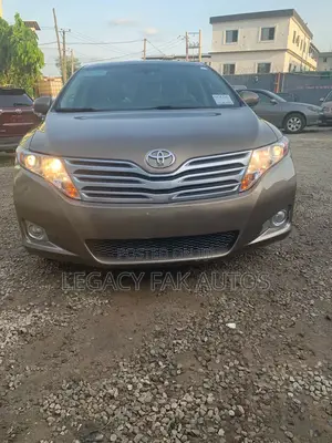 Toyota Venza AWD 2011 Gold