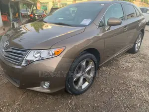 Toyota Venza AWD 2011 Gold