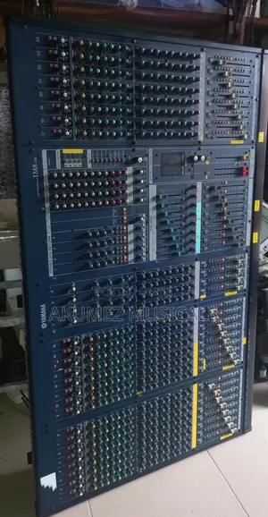 Photo - Yamaha Mixer Im 8.24