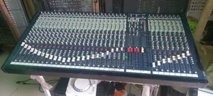 Photo - Soundcraft Lx7 32 Channels
