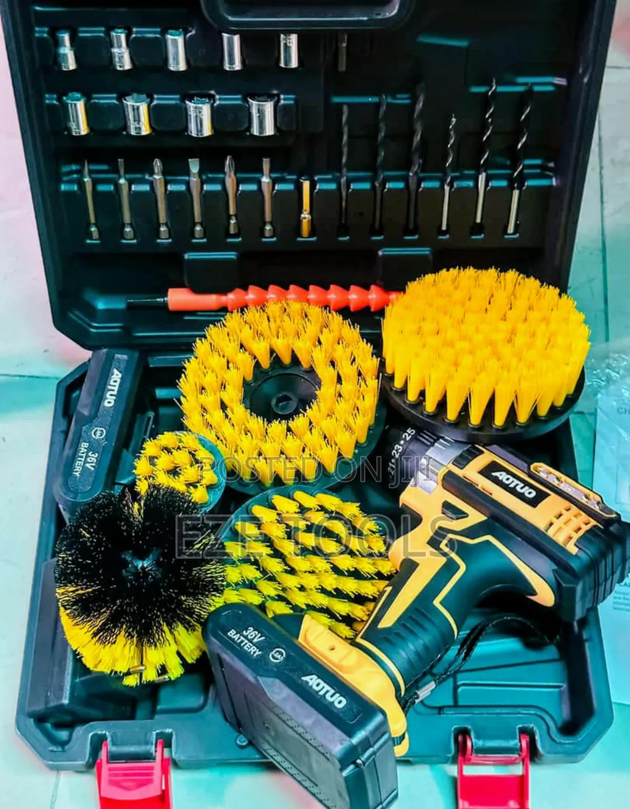Cordless Drill With Brushes
