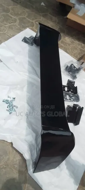 Bootcover Spoiler for Hilux 2025