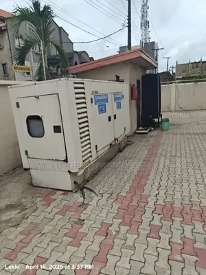 3bdrm Apartment in Osapa, Lekki for rent
