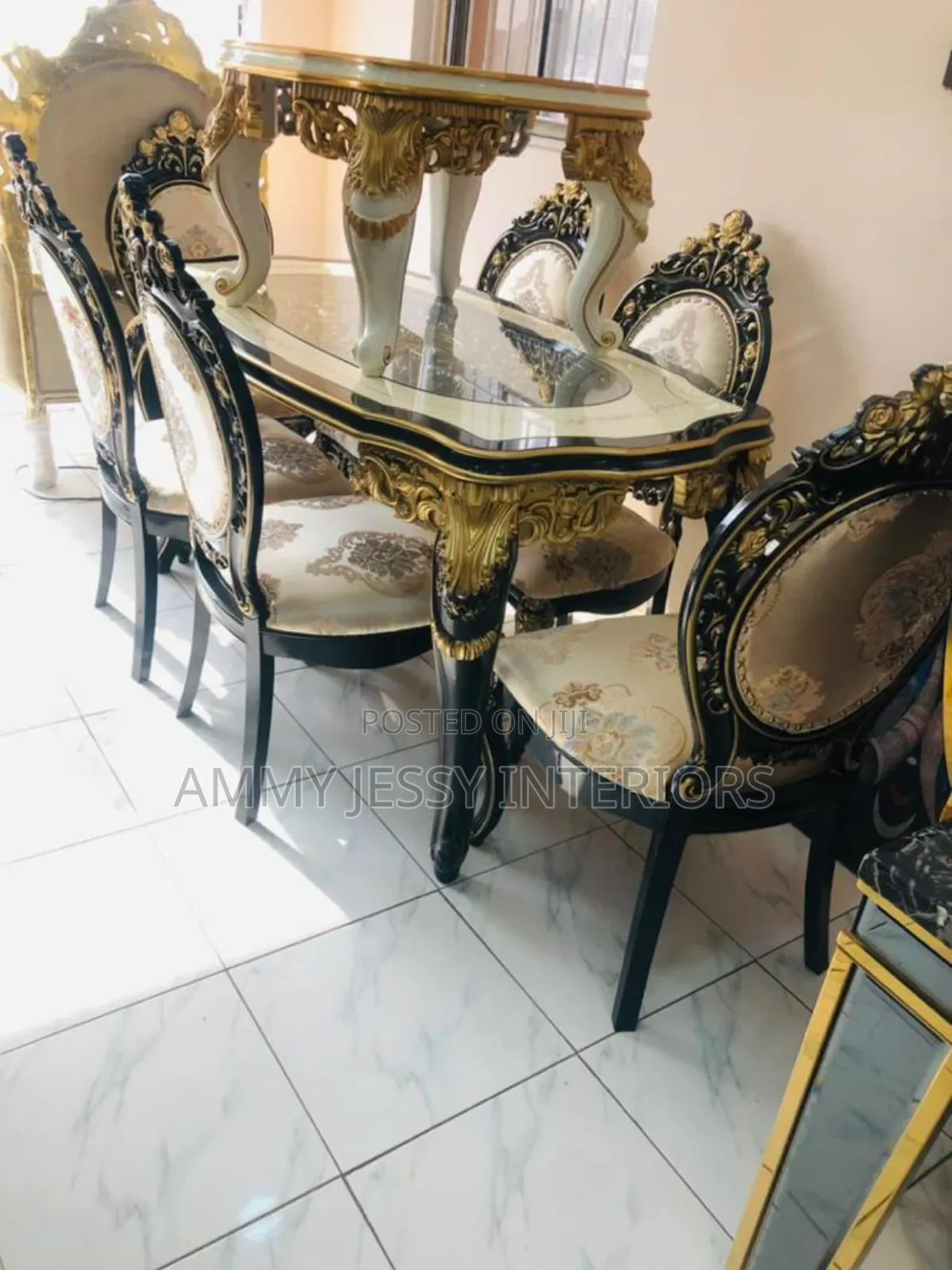 Royal Dining Table