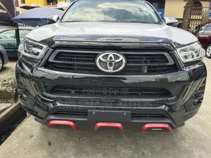 New Toyota Hilux 2024 Black