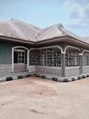 Photo - 4bdrm Bungalow in Abak Rd Pepsi Rd, Uyo for sale