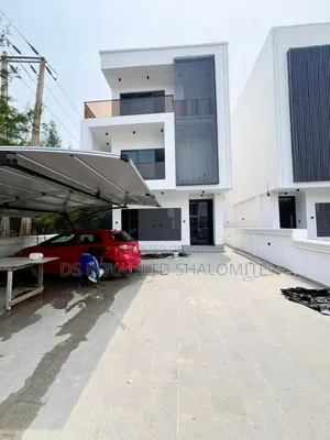 5bdrm Duplex in Lagos Island / Lagos Island for sale