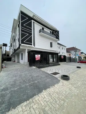 Furnished 2bdrm Apartment in Lekki Expressway for sale