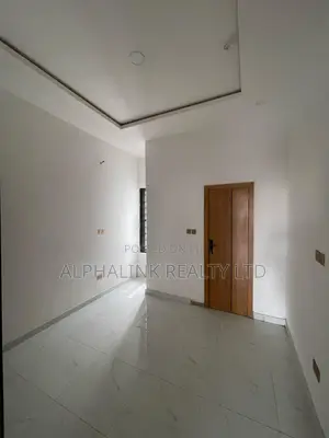 Furnished 2bdrm Apartment in Lekki Expressway for sale