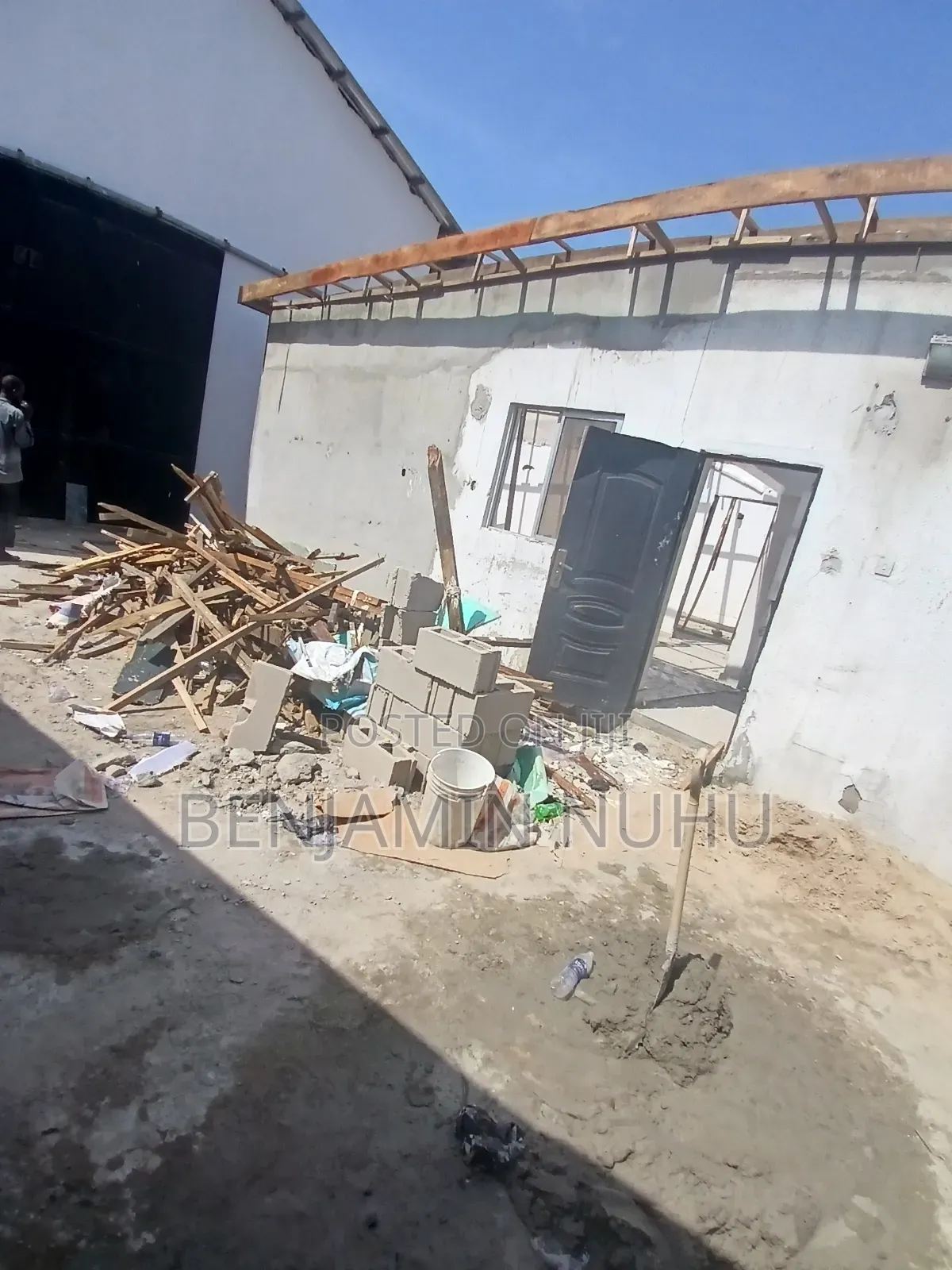A Massive Warehouse Facing Lekki-Epe Expressway for Lease
