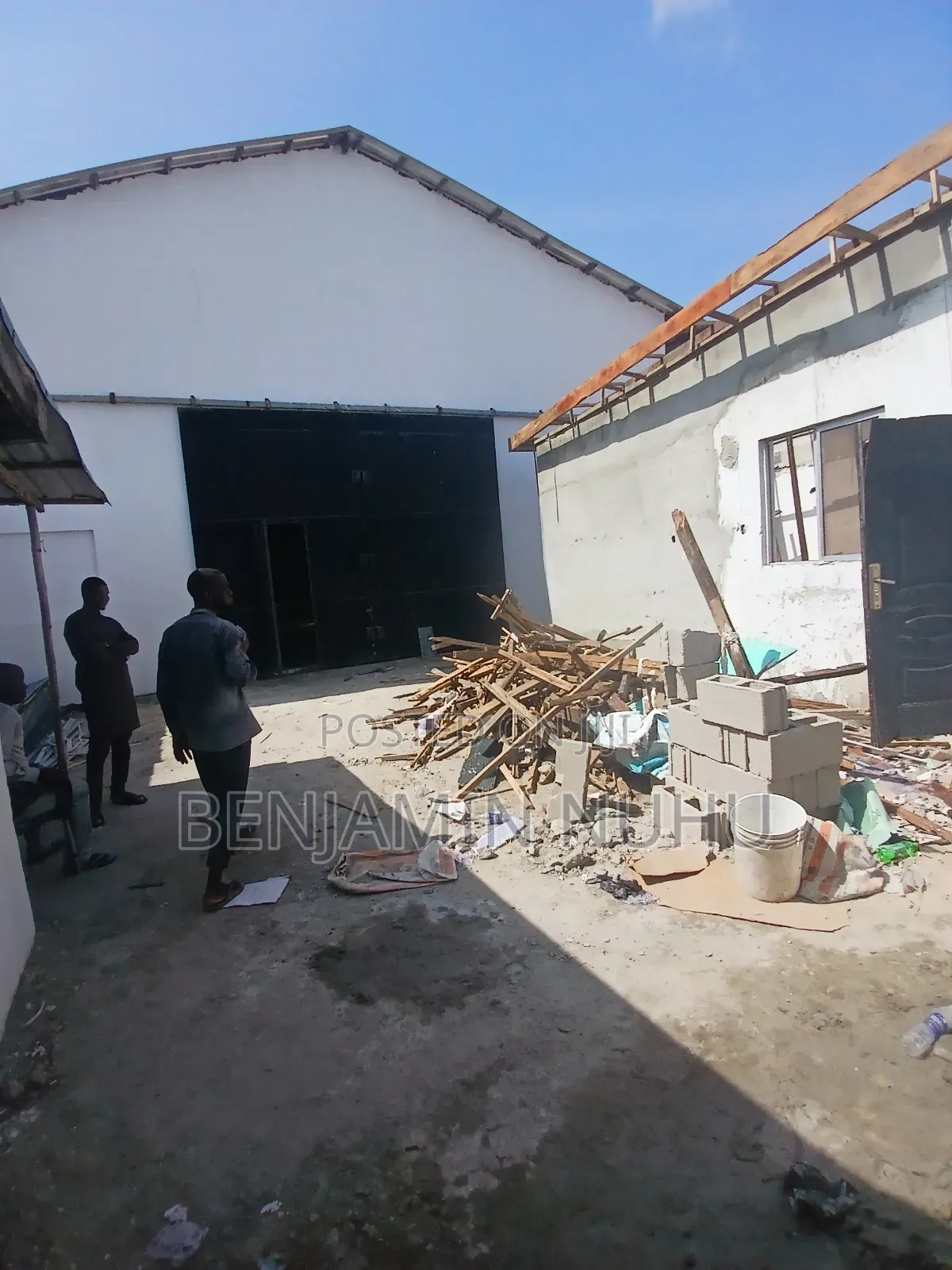 A Massive Warehouse Facing Lekki-Epe Expressway for Lease