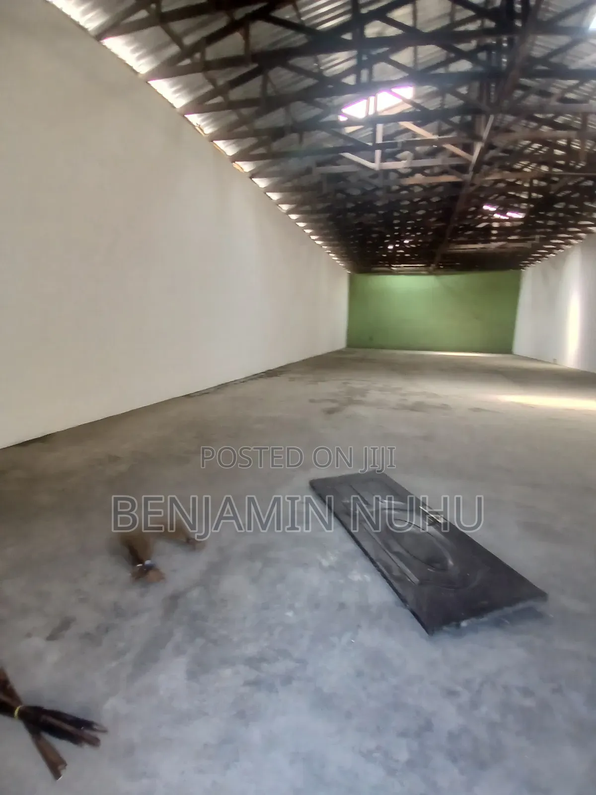 A Massive Warehouse Facing Lekki-Epe Expressway for Lease