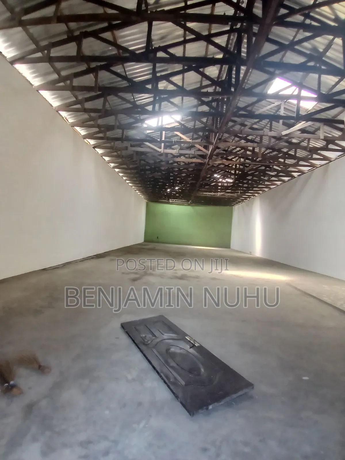 A Massive Warehouse Facing Lekki-Epe Expressway for Lease