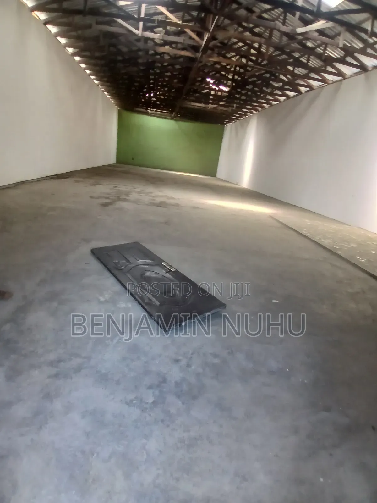 A Massive Warehouse Facing Lekki-Epe Expressway for Lease
