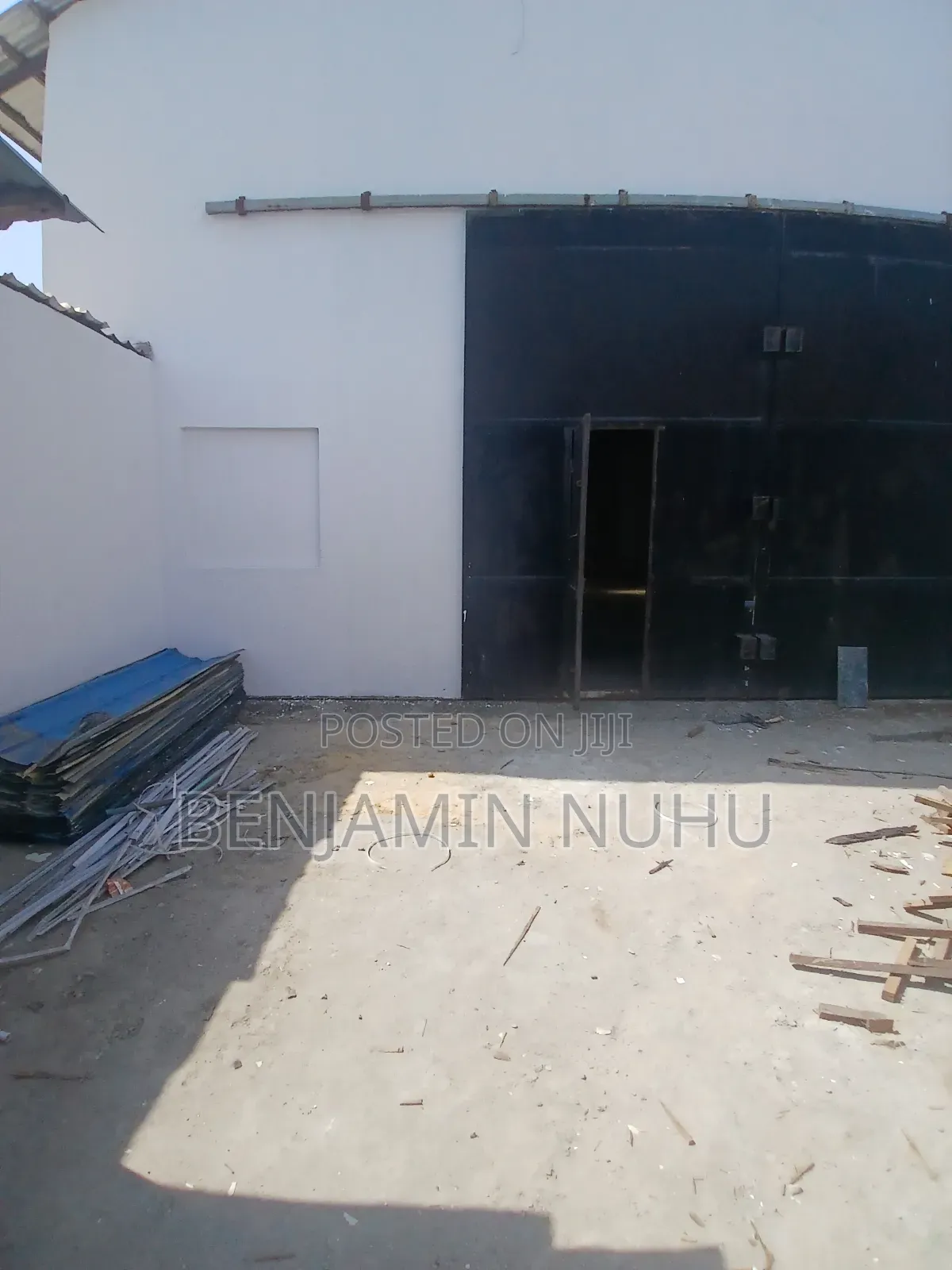 A Massive Warehouse Facing Lekki-Epe Expressway for Lease