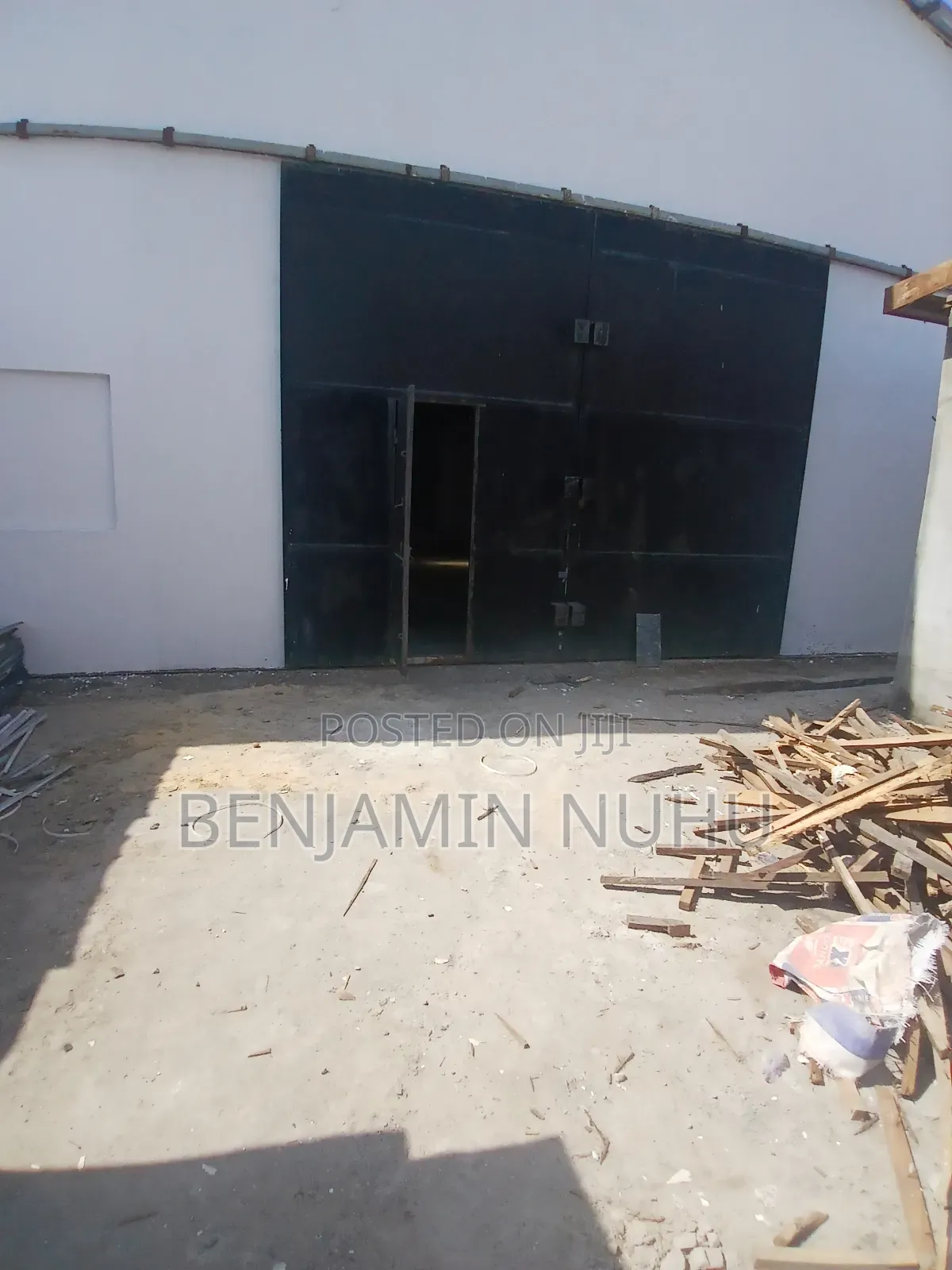 A Massive Warehouse Facing Lekki-Epe Expressway for Lease