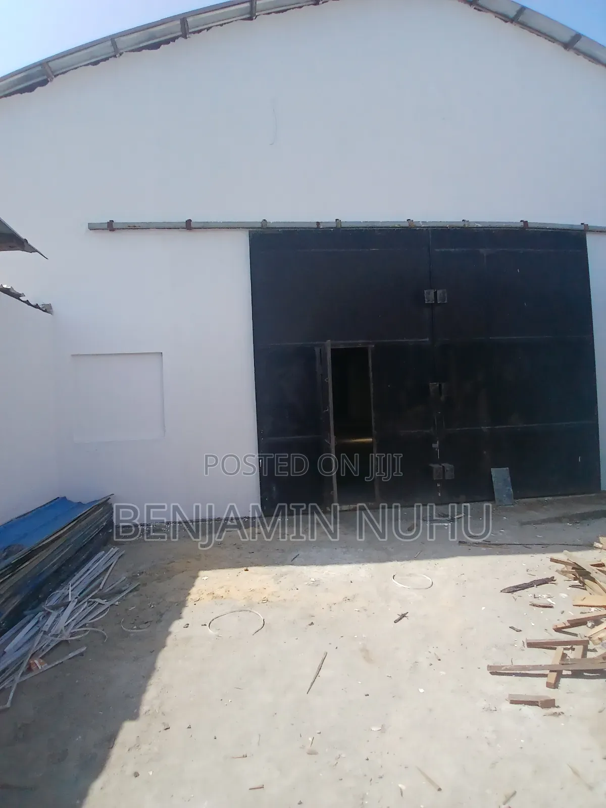 A Massive Warehouse Facing Lekki-Epe Expressway for Lease