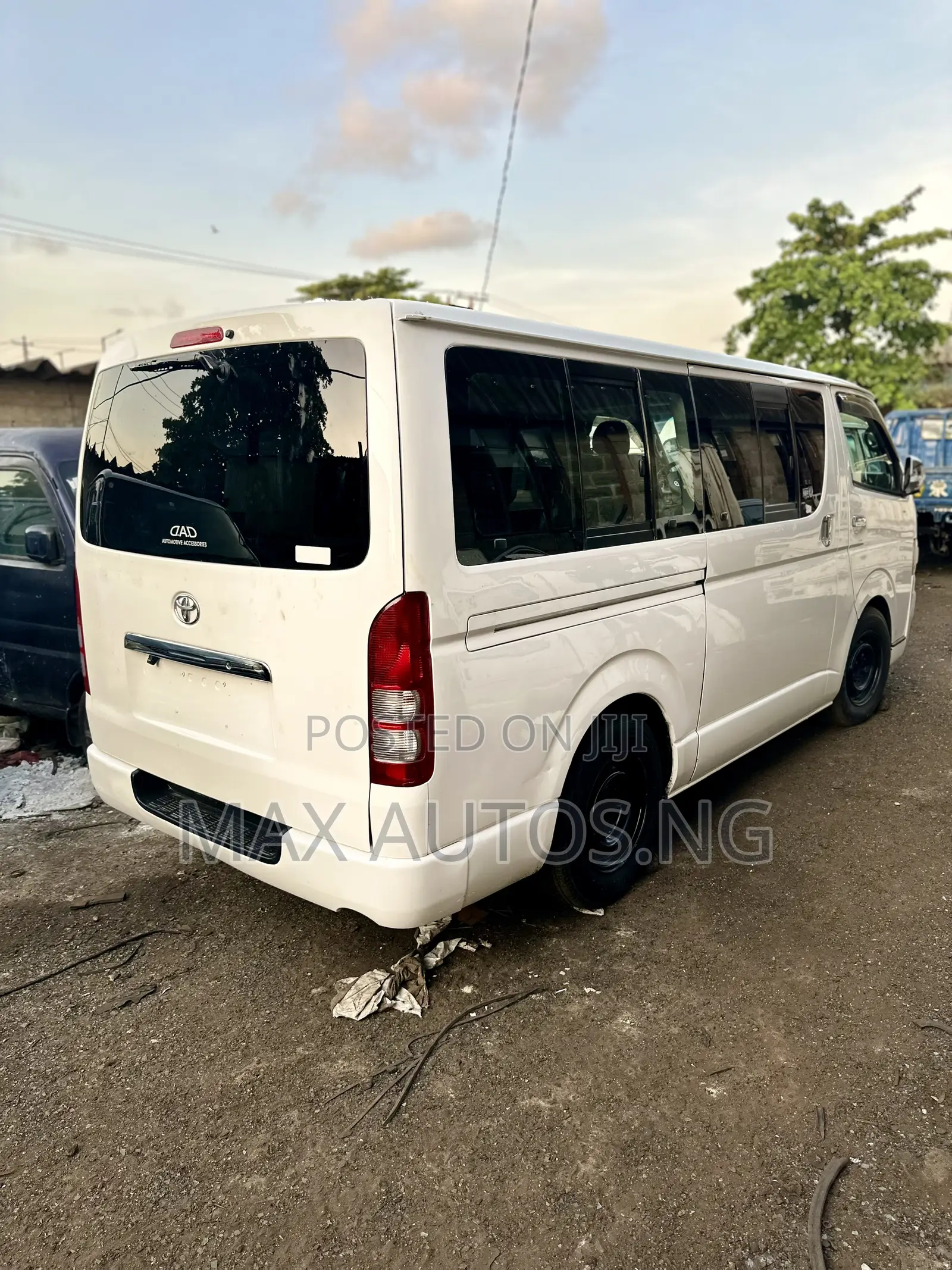 Toyota HiAce 2010 White