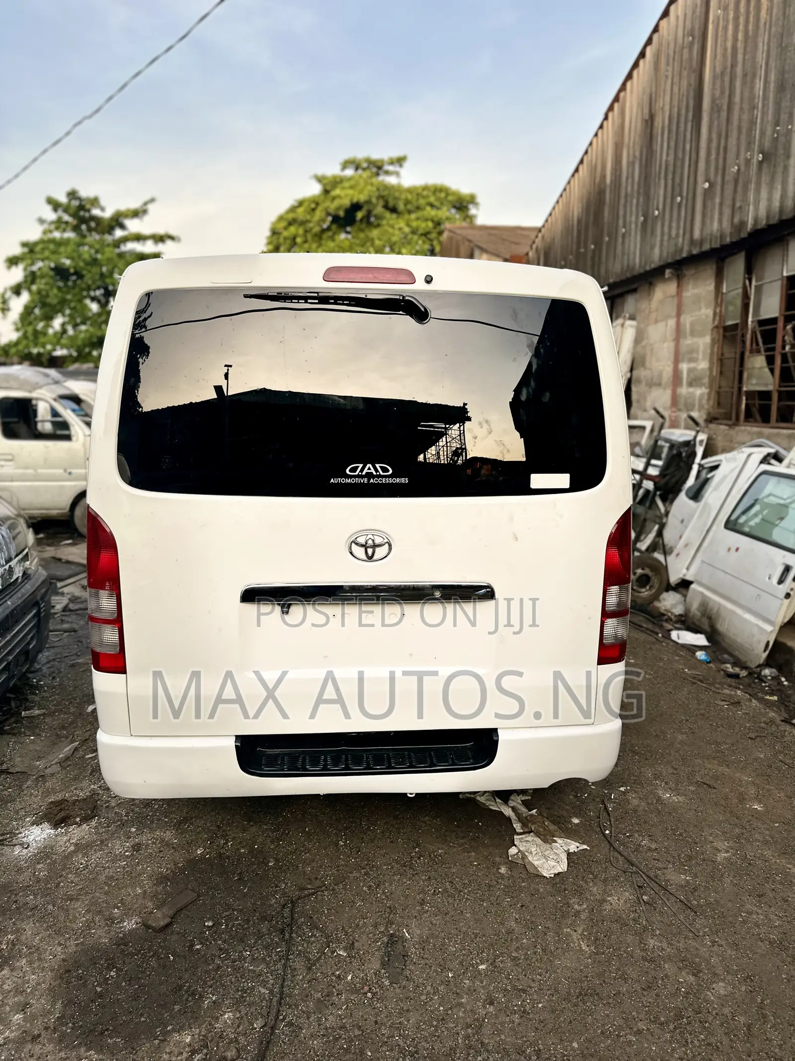 Toyota HiAce 2010 White