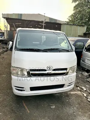 Toyota HiAce 2010 White