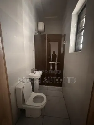 1bdrm Room & Parlour in Royal Pine, Chevron for rent