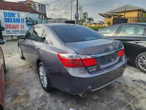 Honda Accord Touring 4dr Sedan FWD (3.5L 6cyl 6A) 2013 Gray