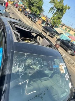 We Deliver All Panoramic Roof Glasses for All Benze